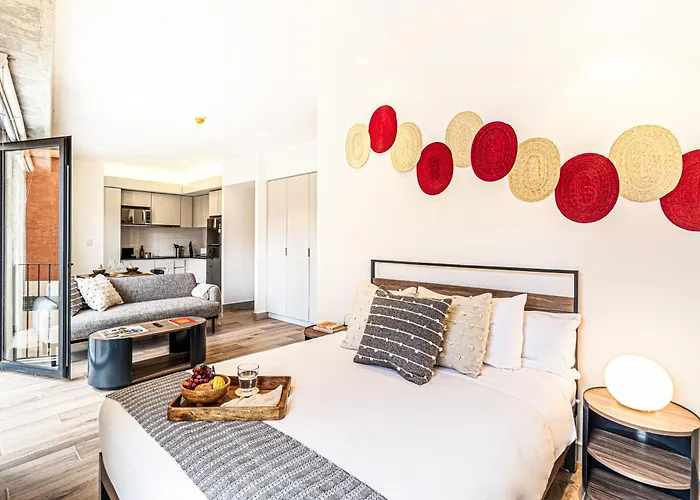 Aparthotel Kukun Reforma & Downtown 4*