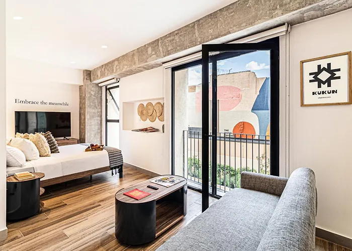Aparthotel Kukun Reforma & Downtown 4*