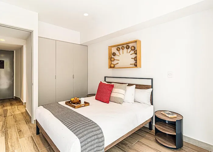Aparthotel Kukun Reforma & Downtown 4*